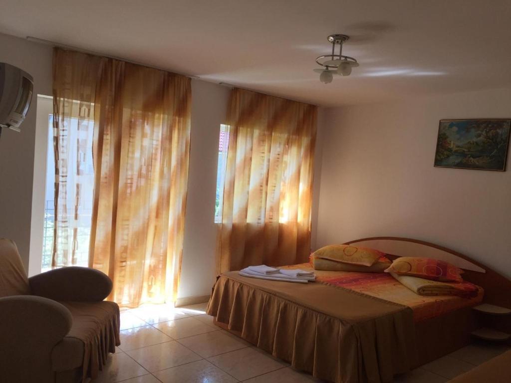 Vila Casa Maria Hotel Костинещи Екстериор снимка